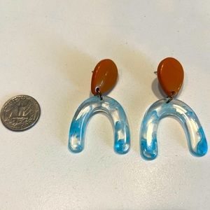 Madewell amber and turquoise acrylic earrings.